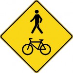 Signal avancé de passage piétions et cyclistes (droite)