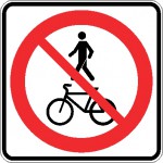 Interdiction aux piétons et aux cyclistes